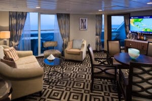 Azamara-Cruises-Azamara-Journey-Quest-Pursuit-schip-Cruiseschip-categorie-CO-Club-Ocean-Suite