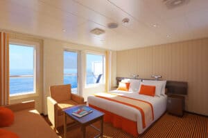 Carnival-cruise-line-Carnival-Radiance-schip-cruiseschip-categorie OS-Ocean-Suite