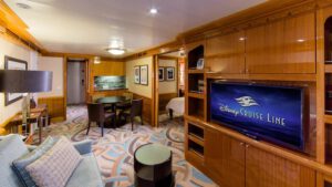Disney-cruise-line-Disney-Magic-Disney-Wonder-cruiseschip-schip-categorie T-Concierge-1-bedroom-Suite
