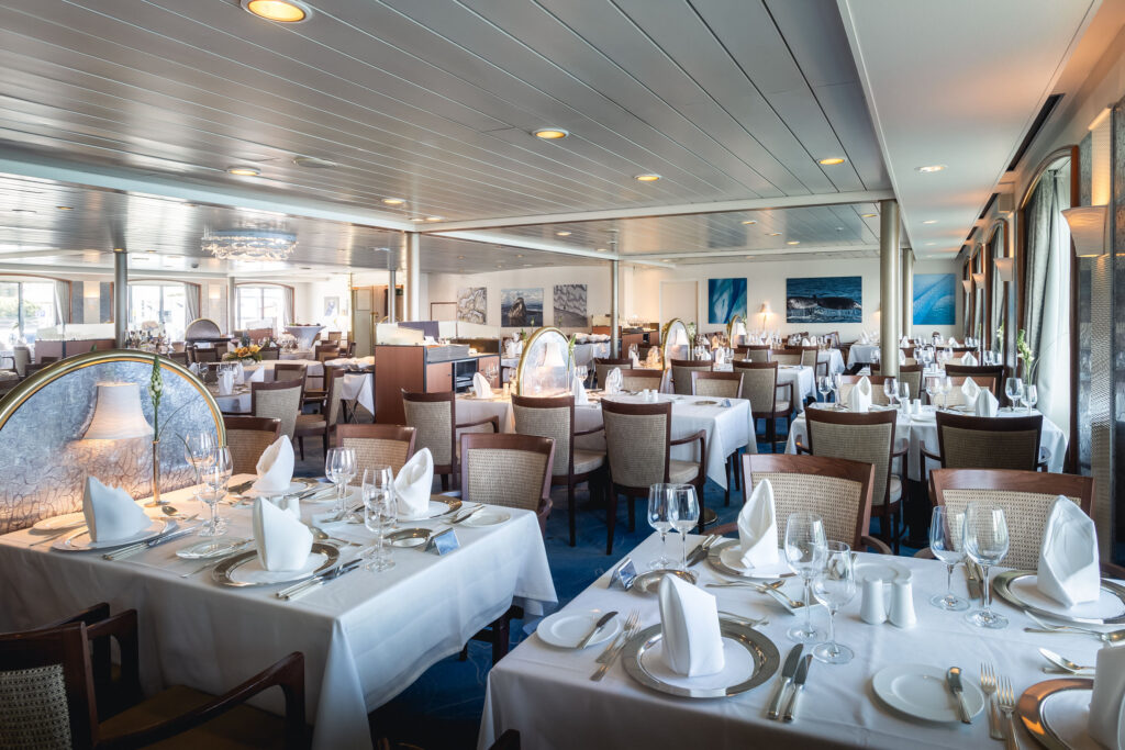 Viva-Cruises-MS-Seaventure-Dining_Room-Cruise-Cruiseschip