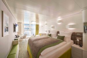 Hapag Lloyd-Hanseatic Nature-schip-Cruiseschip-Categorie 3-5-french balcony cabin