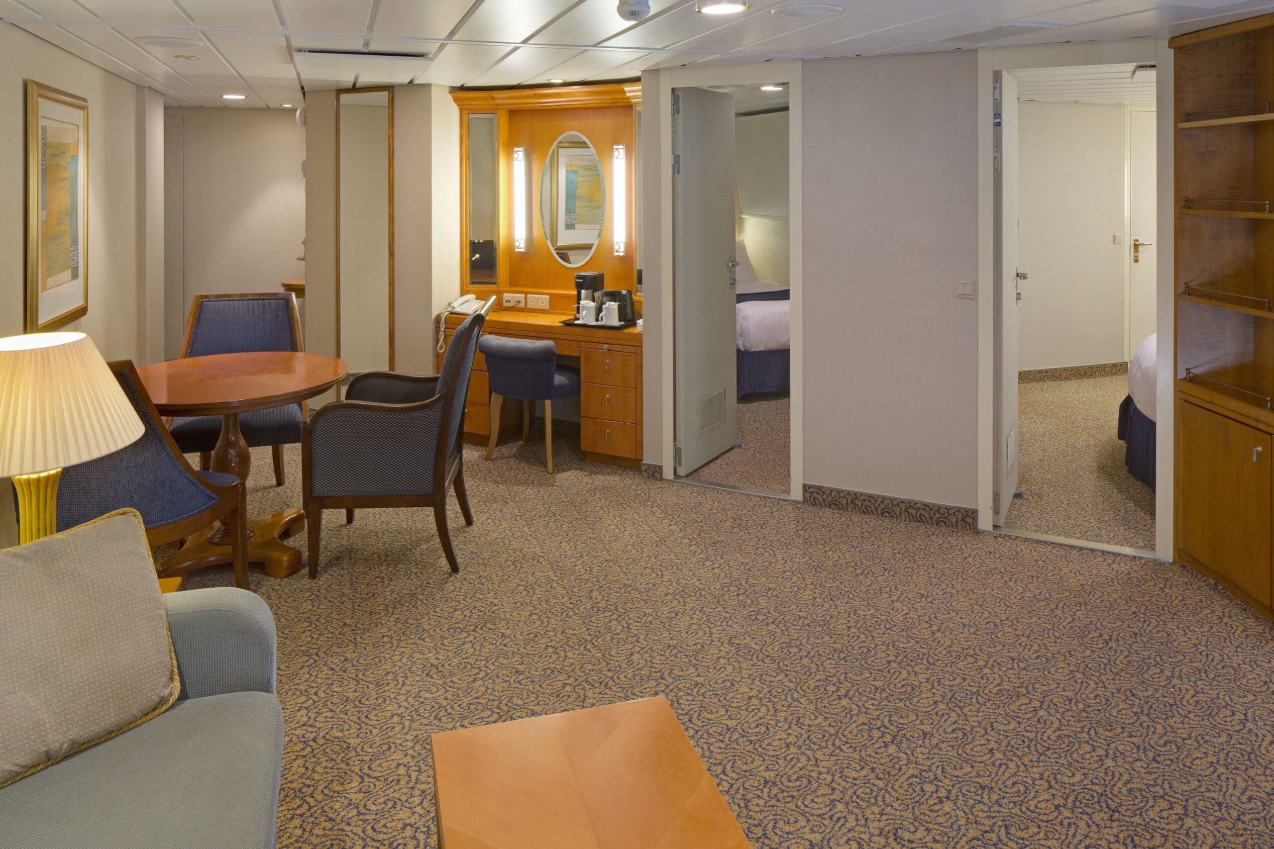 Royal-Caribbean-International-Brilliance-of-the-Seas-schip-cruiseschip-categorie-OT-Owner-Suite-2-bedroom