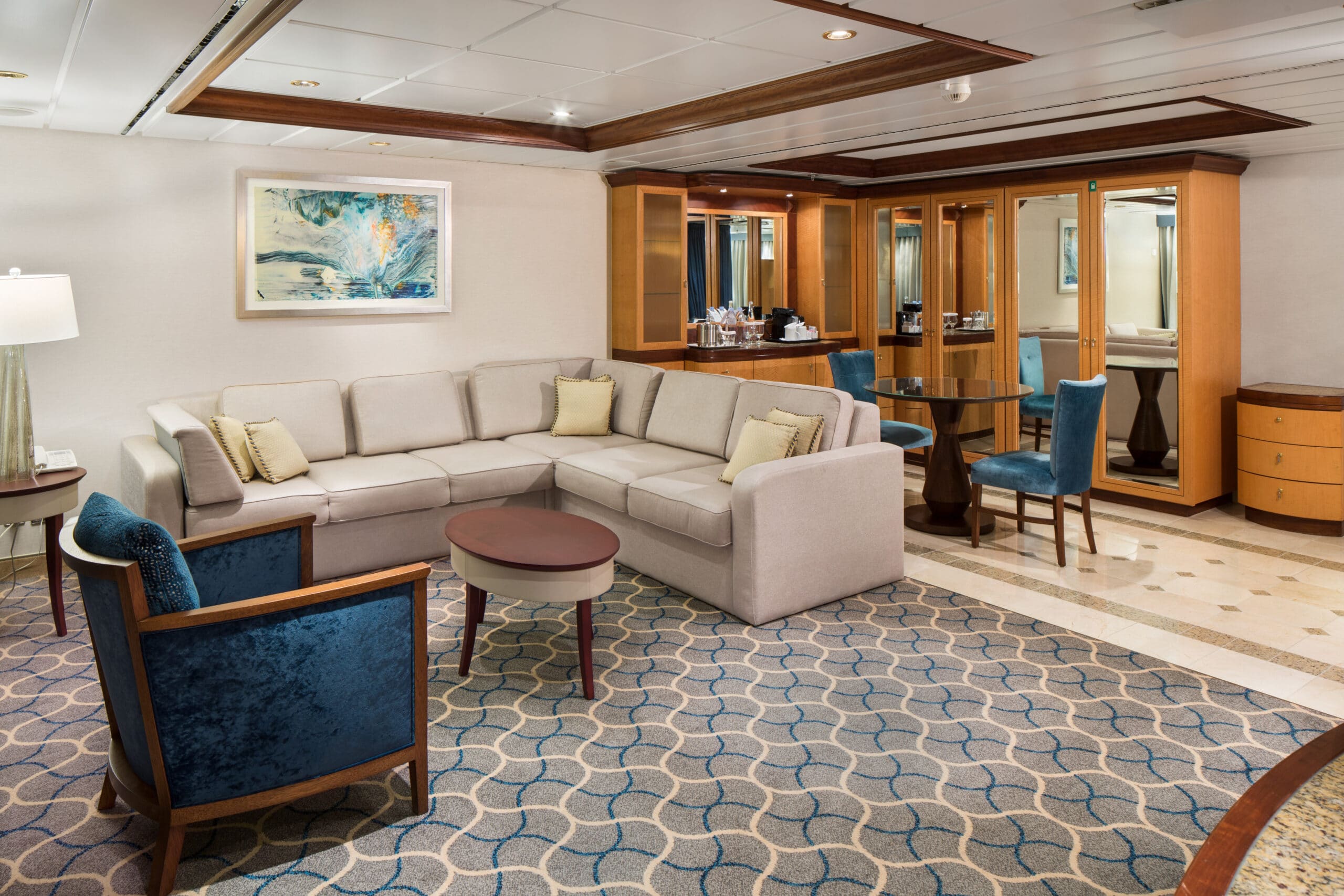 Royal-Caribbean-International-Jewel-of-the-Seas-schip-cruiseschip-categorie-OS-Owner-Suite