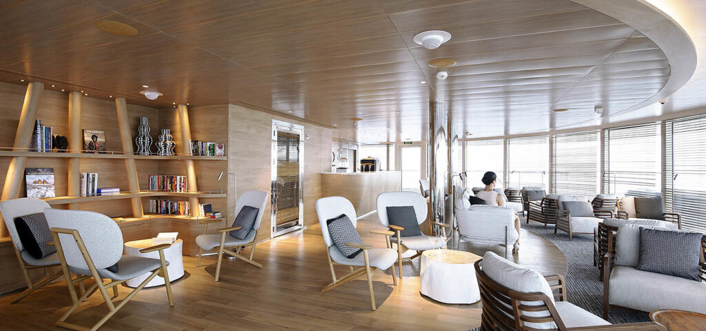 Cruiseschip-Le Bellot-Le Champlain-Le Laperouse-Ponant Yacht Cruises-Lounge