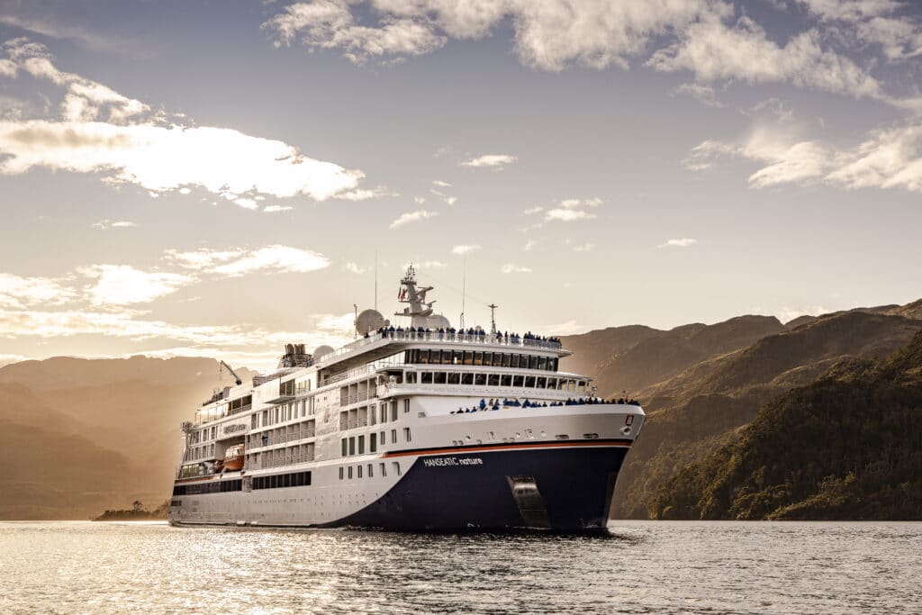 Cruiseschip-Hanseatic Nature-Hapag-Lloyd Cruises-Schip