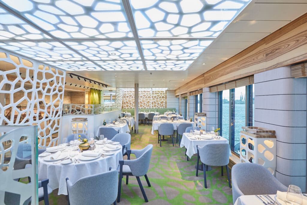 Cruiseschip-Hanseatic Nature-Hapag-Lloyd Cruises-Restaurant