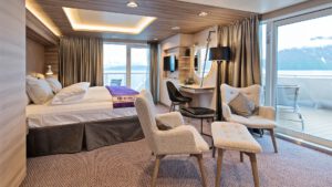 Cruiseschip-Hurtigruten-MS Fridtjof Nansen-schip-Corner Suite-Categorie MC
