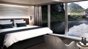 Cruiseschip-Hurtigruten-MS Maud-schip-Expedtition suite-Suite
