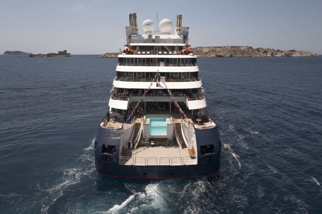 Cruiseschip-Le Bougainville-Ponant Yacht Cruises-Schip Achterkant