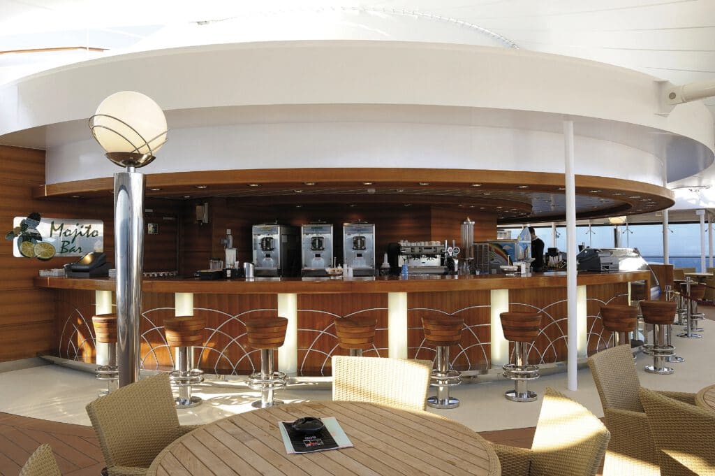 Cruiseschip-MSC Poesia-MSC Cruises-Bar