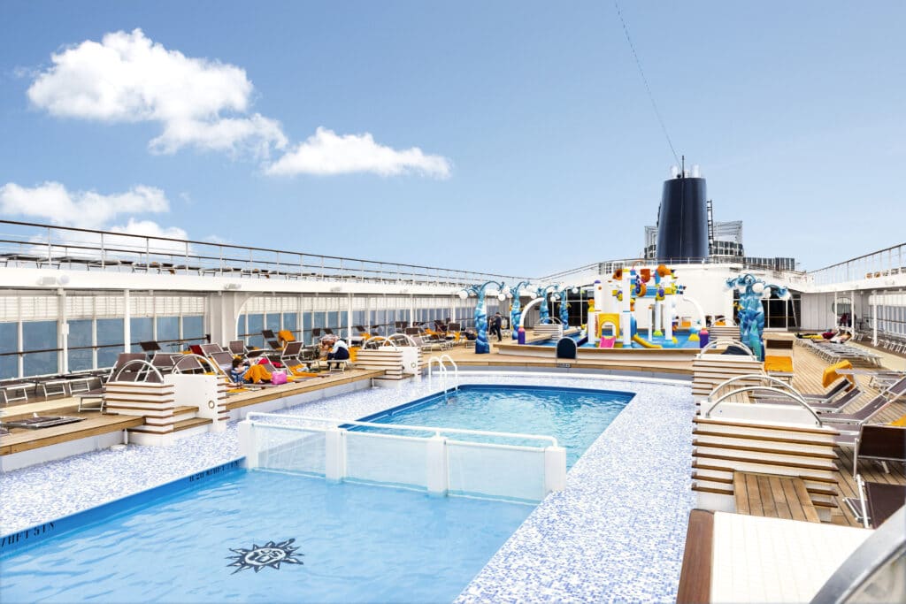 Cruiseschip-MSC Armonia-MSC Cruises-Zwembad