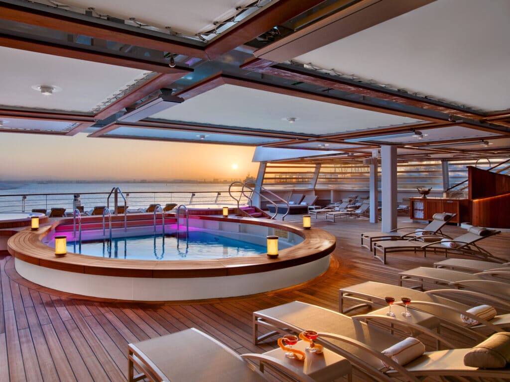 Cruiseschip-Seabourn Encore-Seabourn-Pool