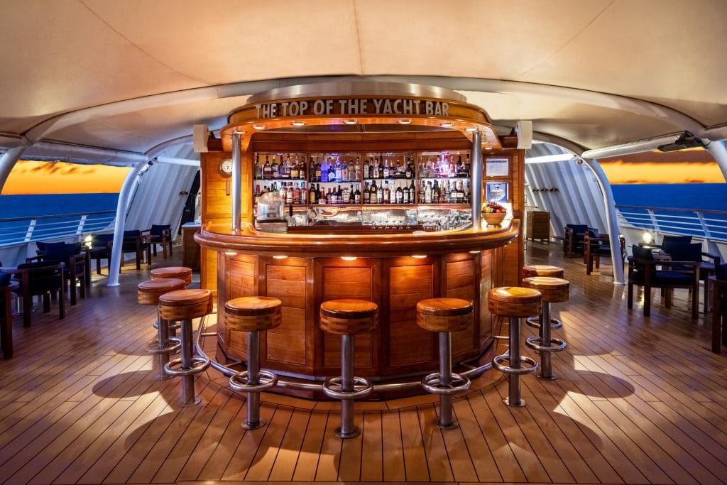 Seadream-Yacht-Cruises-Top-Of-The-Yacht-Bar