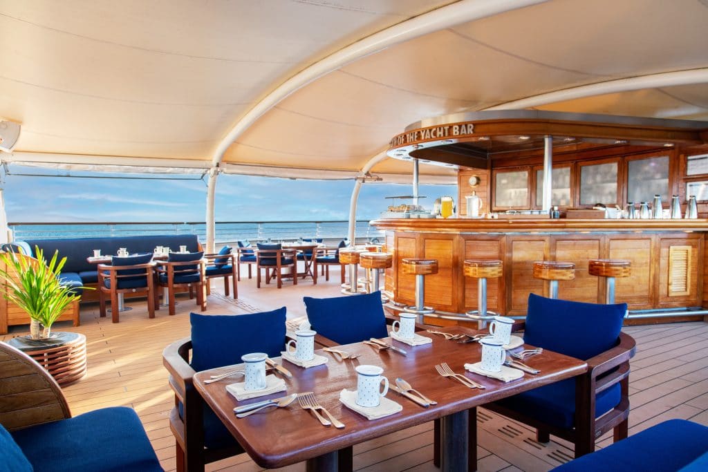 Seadream-Yacht-Cruises-Top-of-the-yachtbar