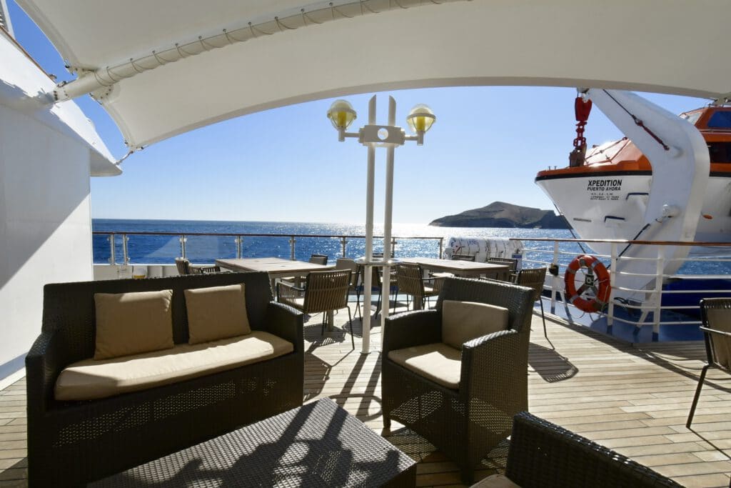 Cruiseschip-Celebrity Xpedition-Celebrity Cruises-AlfrescoTerrace