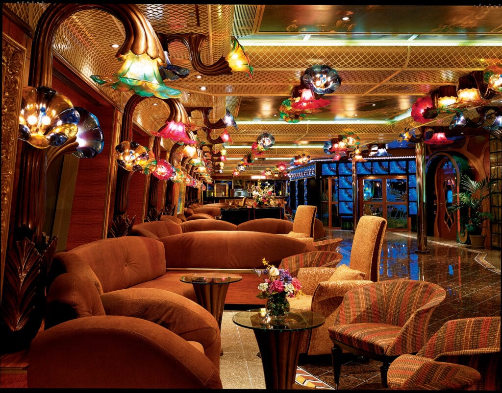 Cruiseschip-Carnival Conquest-Carnival-Lounge