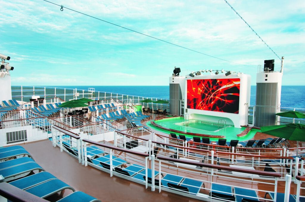 Cruiseschip-Norwegian Epic-Norwegian Cruise Line-Deck