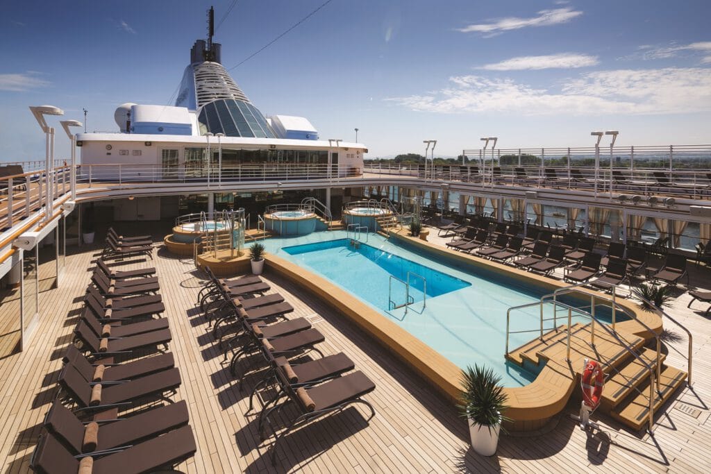 Cruiseschip-Silver Spirit-Silversea Cruises-Zwembad Deck