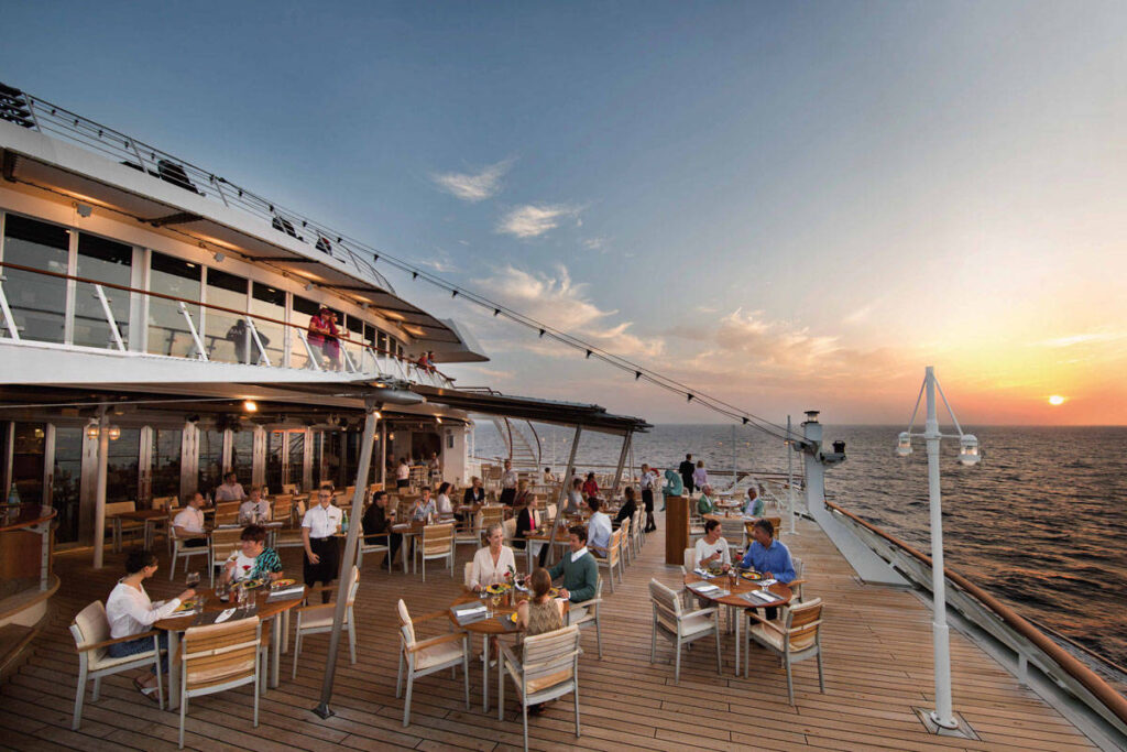 Cruiseschip-MS Europa-Hapag Lloyd-Restaurant Lido Cafe