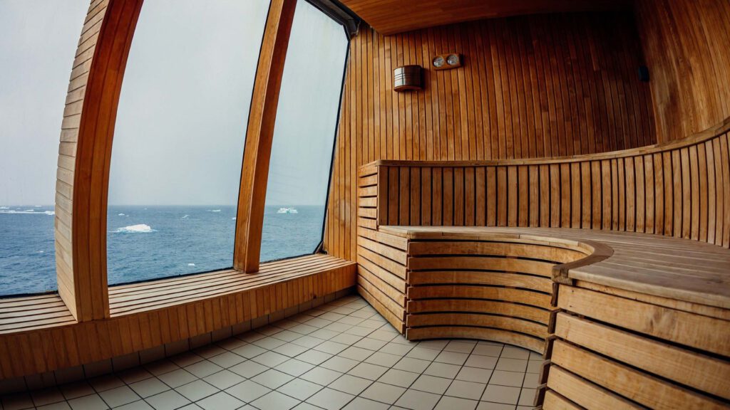 Cruiseschip-Hurtigruten-MS Trollfjord-schip-Sauna