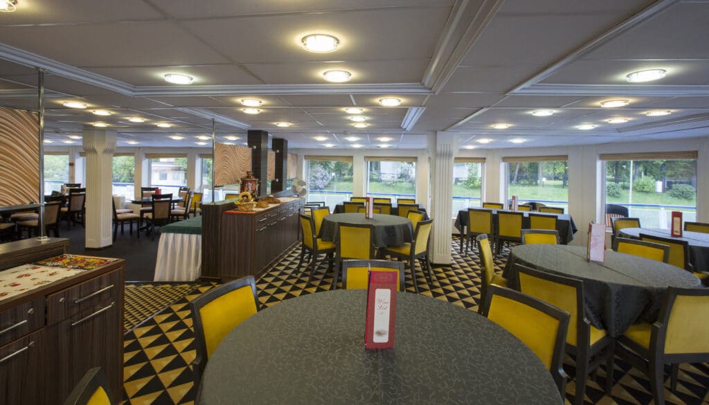 Rivierschip-CroisiEurope-MS-Rostropovich-Cruise-Restaurant (2)