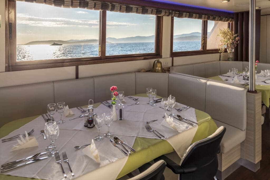 Rivierschip-Nicko Cruises-MS Dalmatia-Cruise-Restaurant (2)