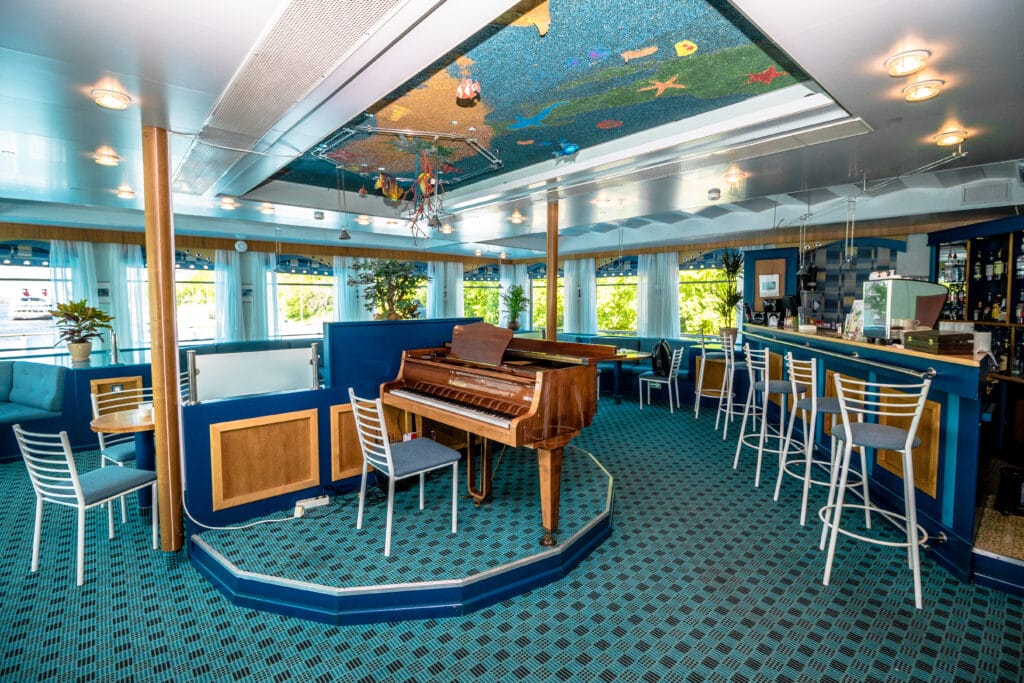 Rivierschip-Nicko Cruises-MS Fedin-Cruise-Bar (2)