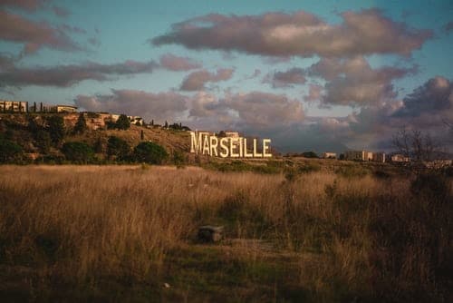 Frankrijk-marseille-heuvel-gras