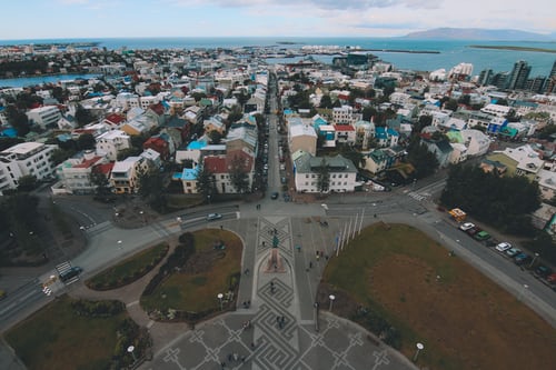 Ijsland-reykjavik-uitzicht-stad