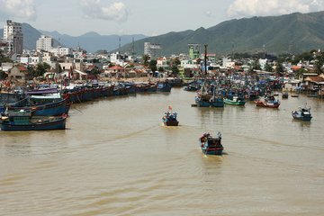 Vietnam-nha-trang-rivier-stad