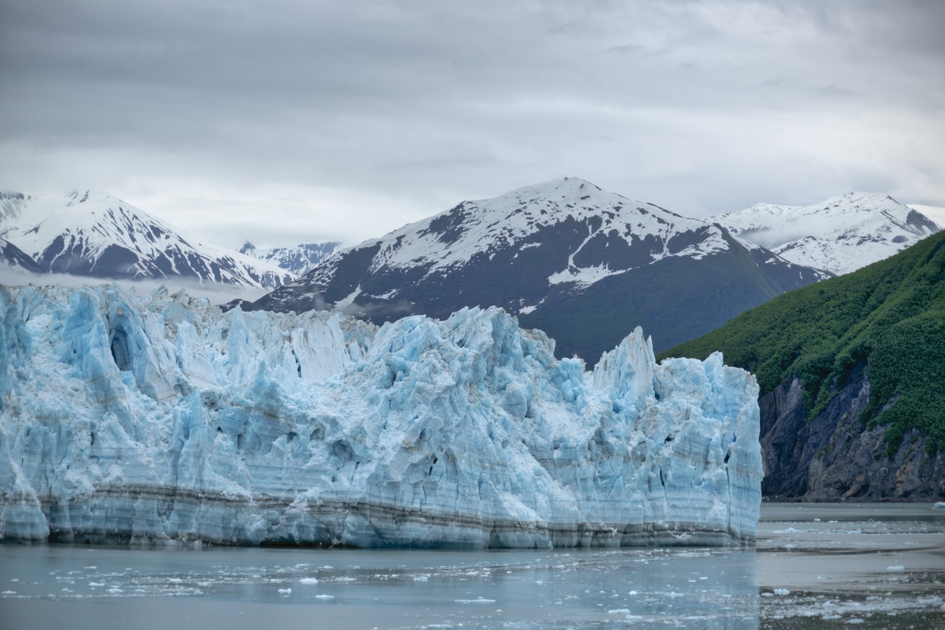 Verenigde-staten-alaska-hubbard-glacier-gletsjer-bergen-zee