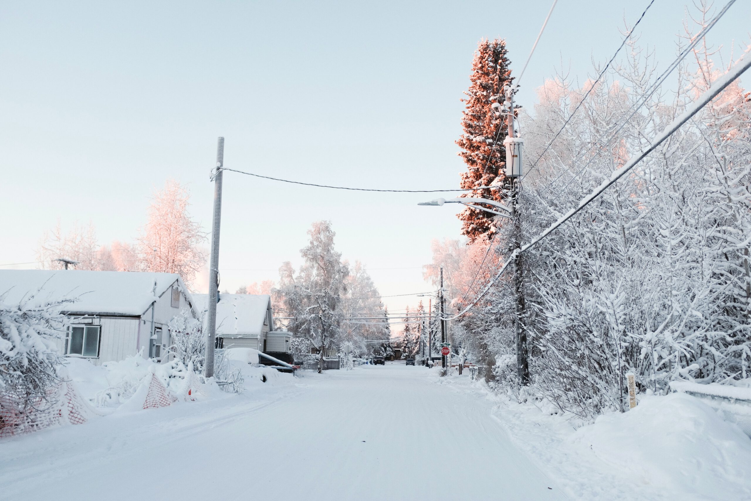 alaska-Fairbanks-sneeuw-straat-huizen